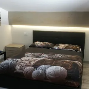 https://villa-elisa-vezza-doglio.it-lombardy.com